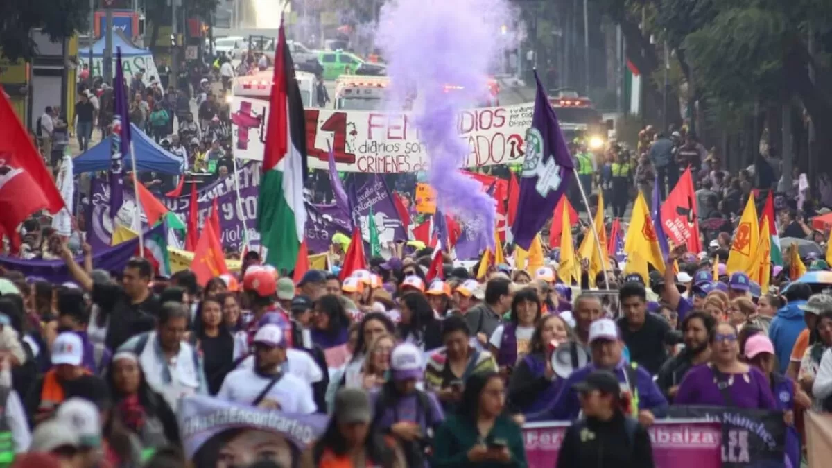Más de mil mujeres marcharon por el 25N en CDMX