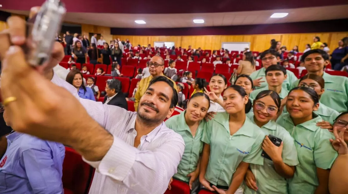 Participó Alcalde Carlos Peña en la Feria Infantil de la Ciencia, Tecnología y Arte 2025 del IPN