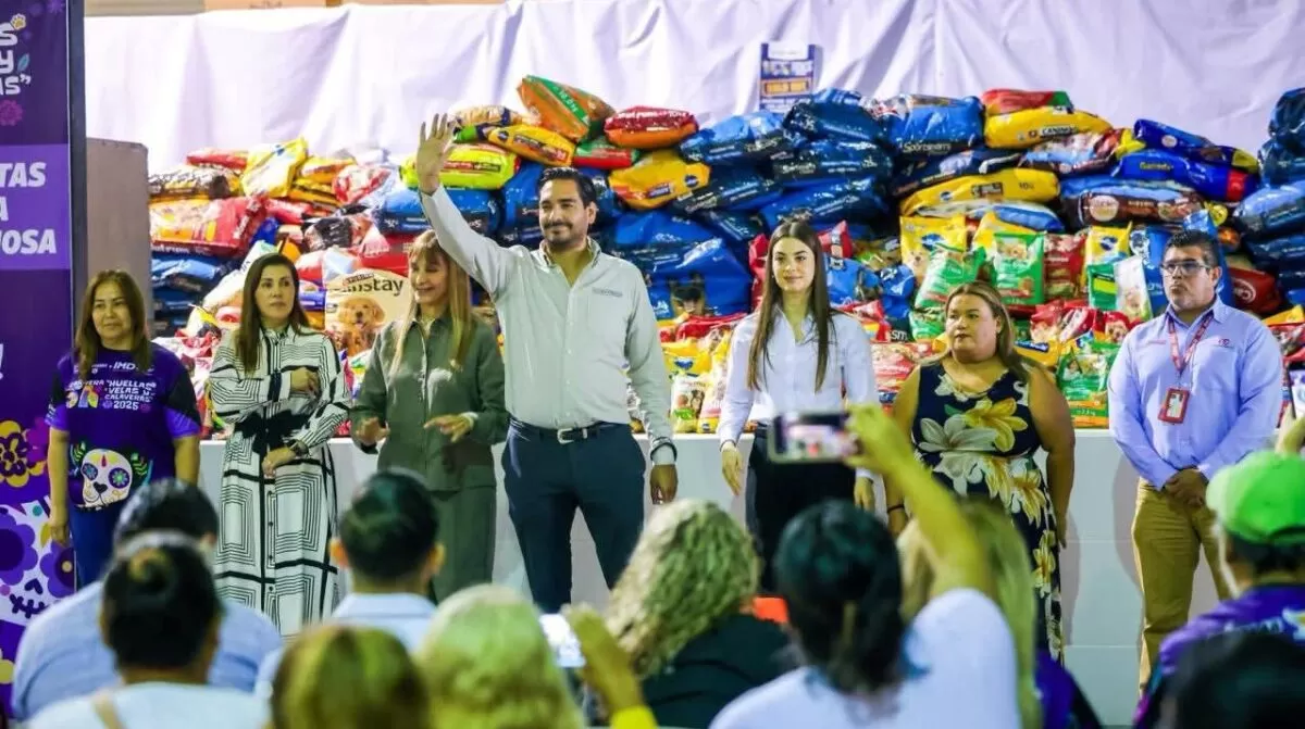 Entregó Alcalde Carlos Peña Ortiz 13 toneladas de croquetas a rescatistas de Reynosa
