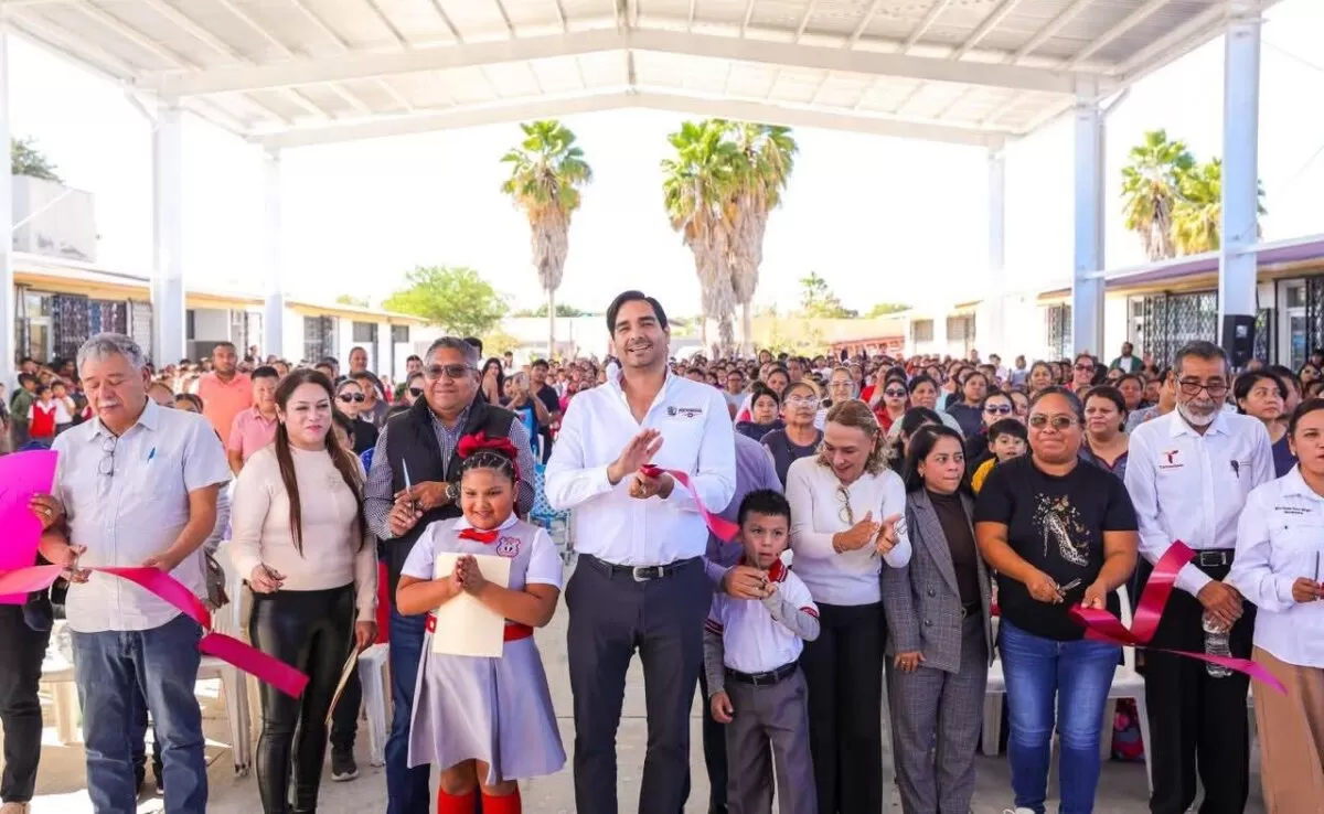 Entregó Alcalde Carlos Peña nueva techumbre escolar y anunció pavimentación hidráulica en Villa Esmeralda