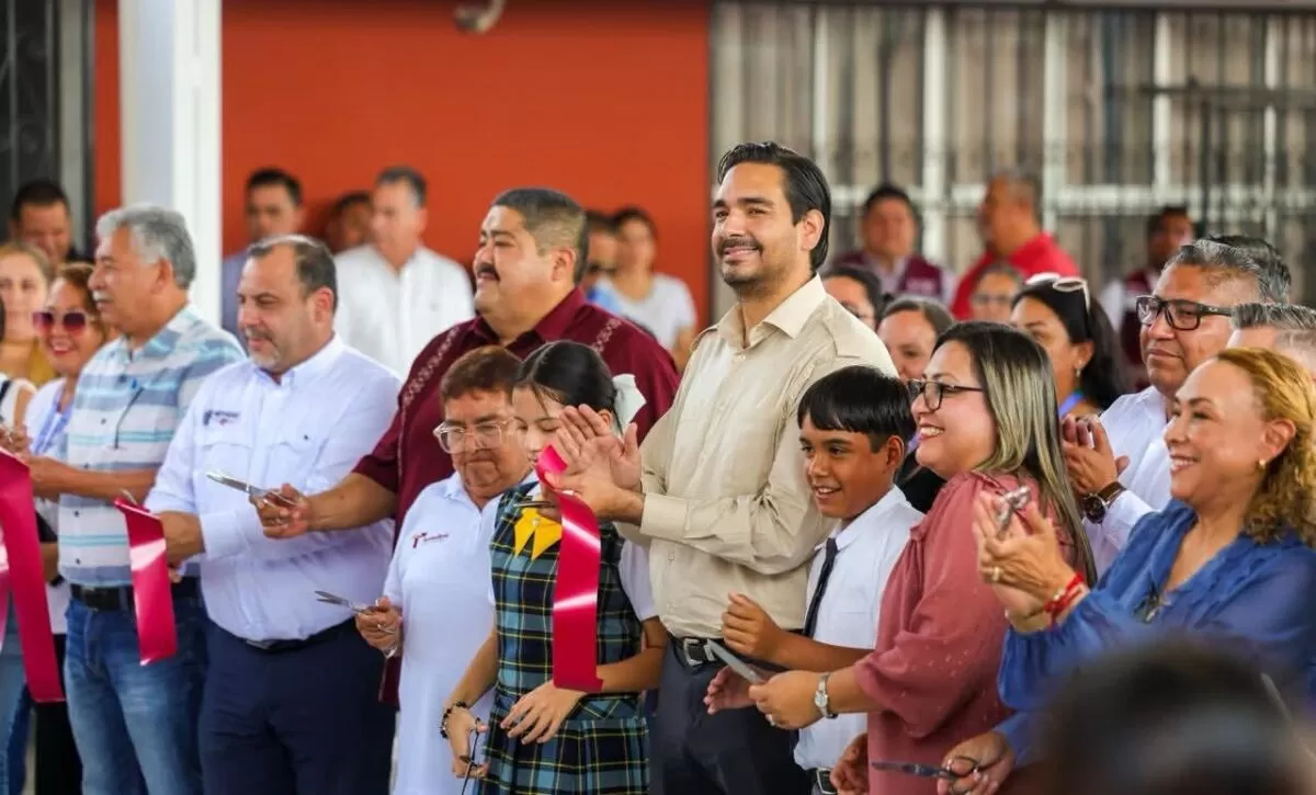 Entregó Carlos Peña Ortiz Techumbre Metálica a la escuela primaria Aquiles Serdán