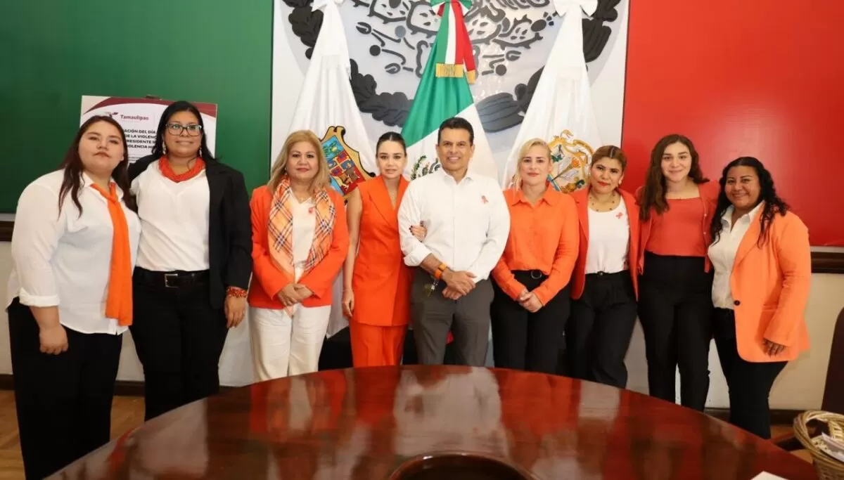 Firma Victoria decálogo contra la violencia hacia las mujeres