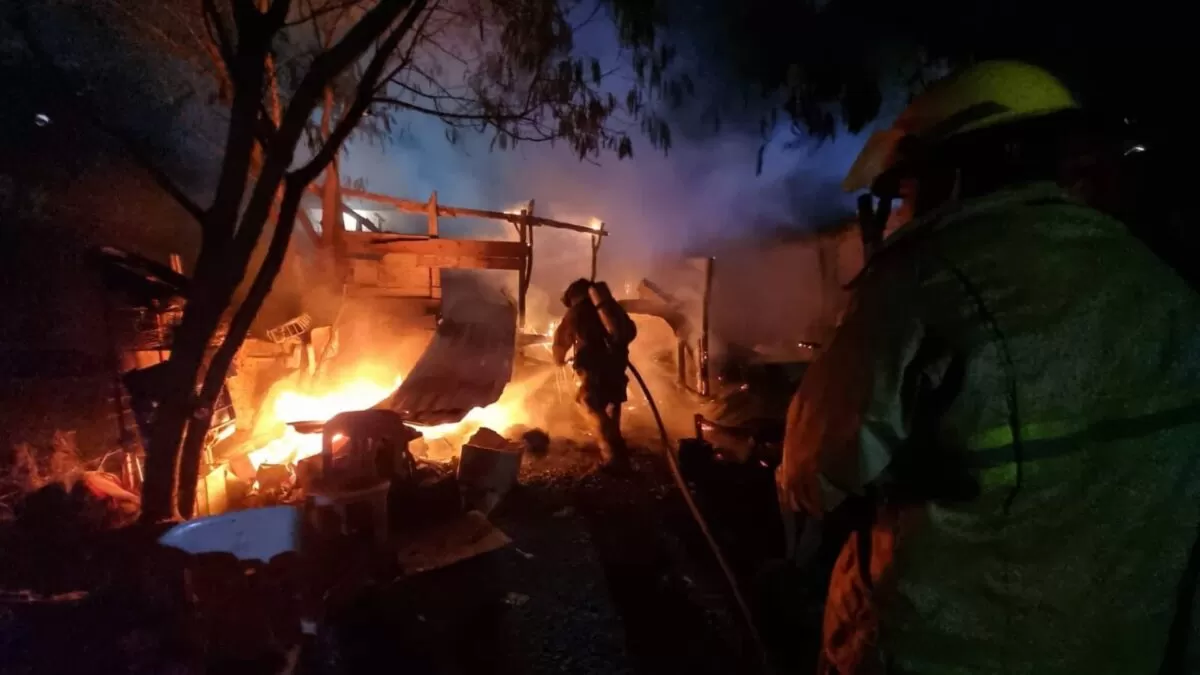 Incendio arrasa con vivienda en Ciudad Victoria