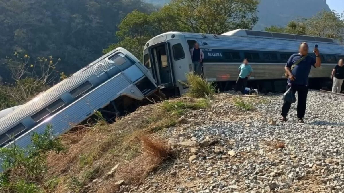 Accidente de tren en México deja 13 muertos y más de 100 heridos