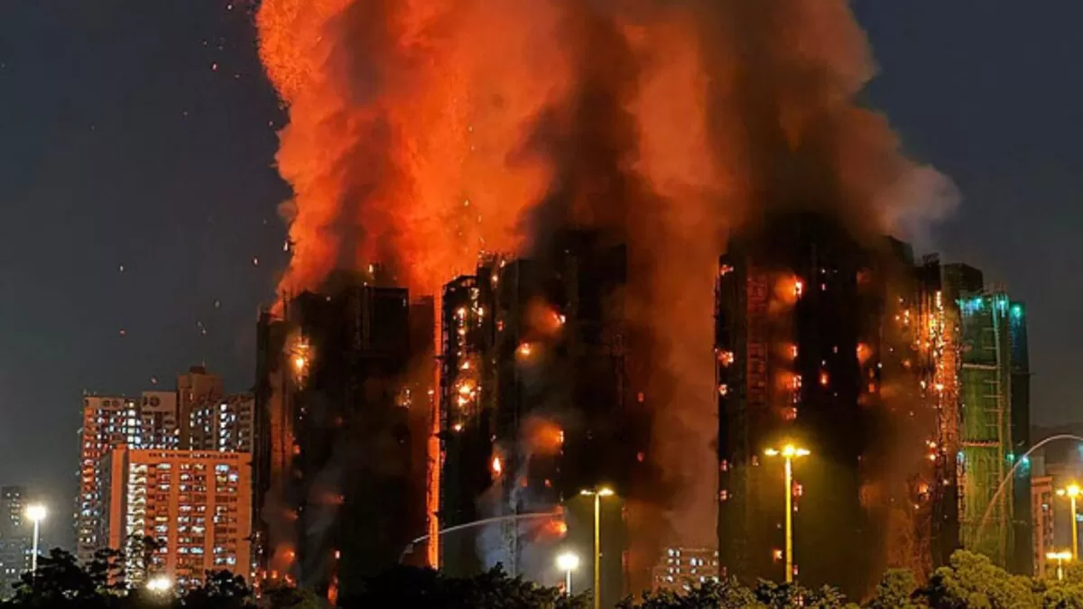 Hong Kong de luto: sube a 146 la cifra de muertos por incendio