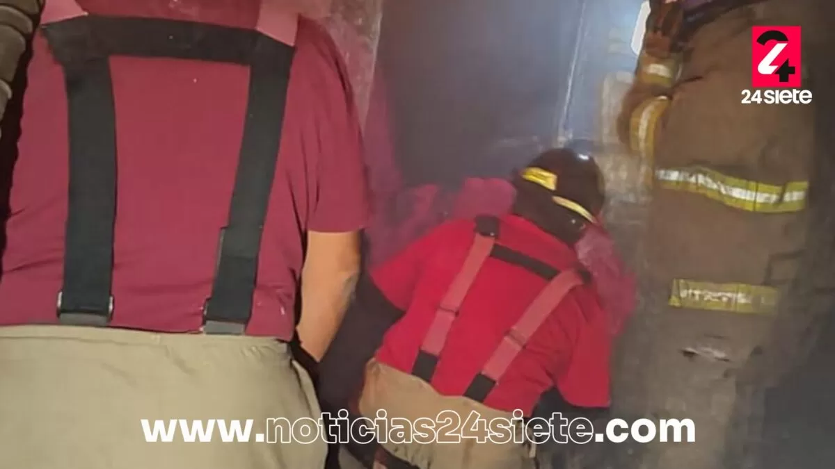 Bomberos atienden incendio en Victoria; reportan daños materiales