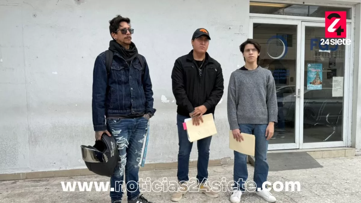 Alumnos denuncian a Prepa Latino por entregar certificados apócrifos
