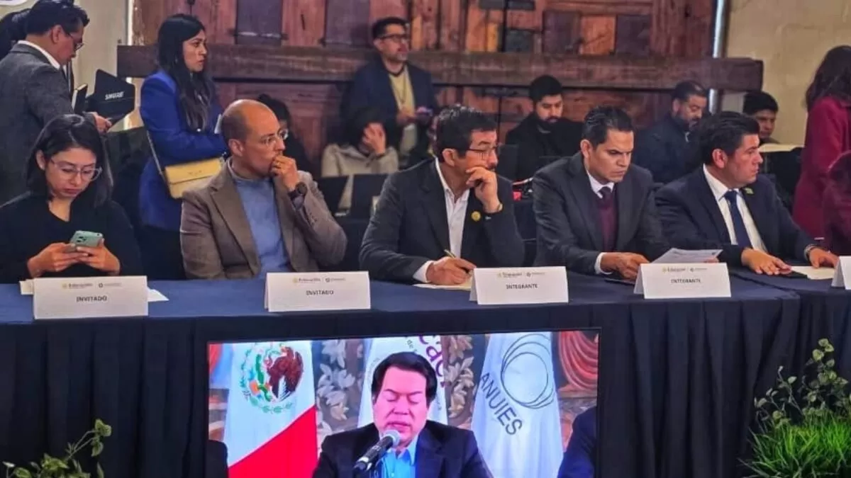 Rector de la UAT participa en sesión nacional de educación superior