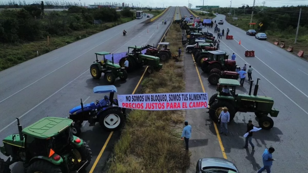 Productores agrícolas protestan con caravana en Altamira
