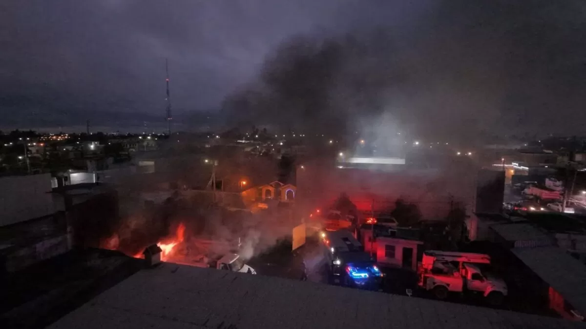 Incendio consume taller de Alumbrado Público en Matamoros