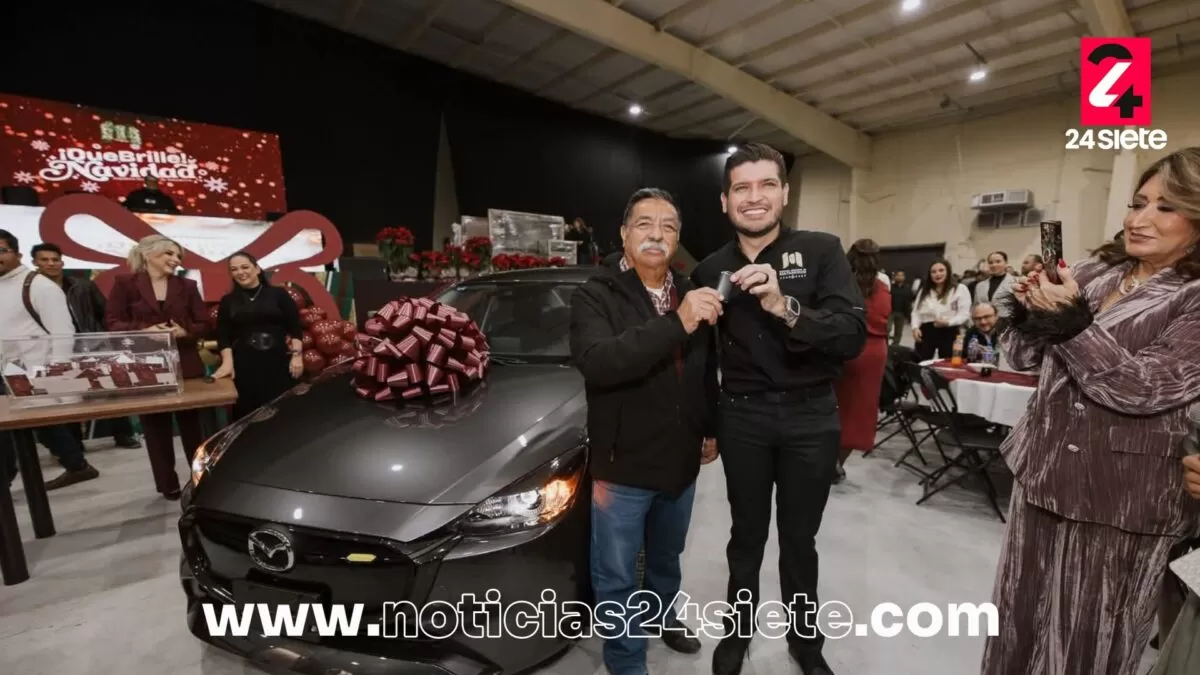 Gobierno de Matamoros premia a trabajador con automóvil en posada