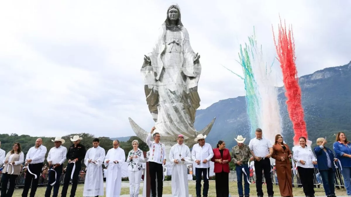 Américo preside inauguración de la Virgen de la Misericordia en El Chorrito