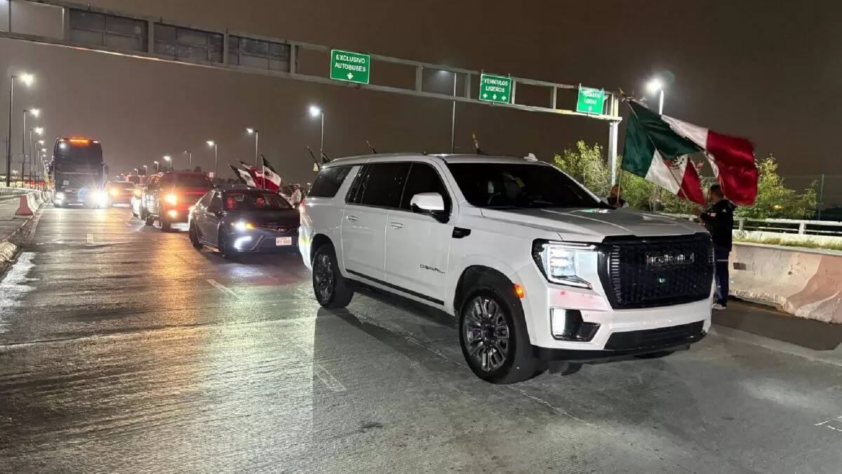 Más de 5 mil vehículos de paisanos cruzan por Nuevo Laredo