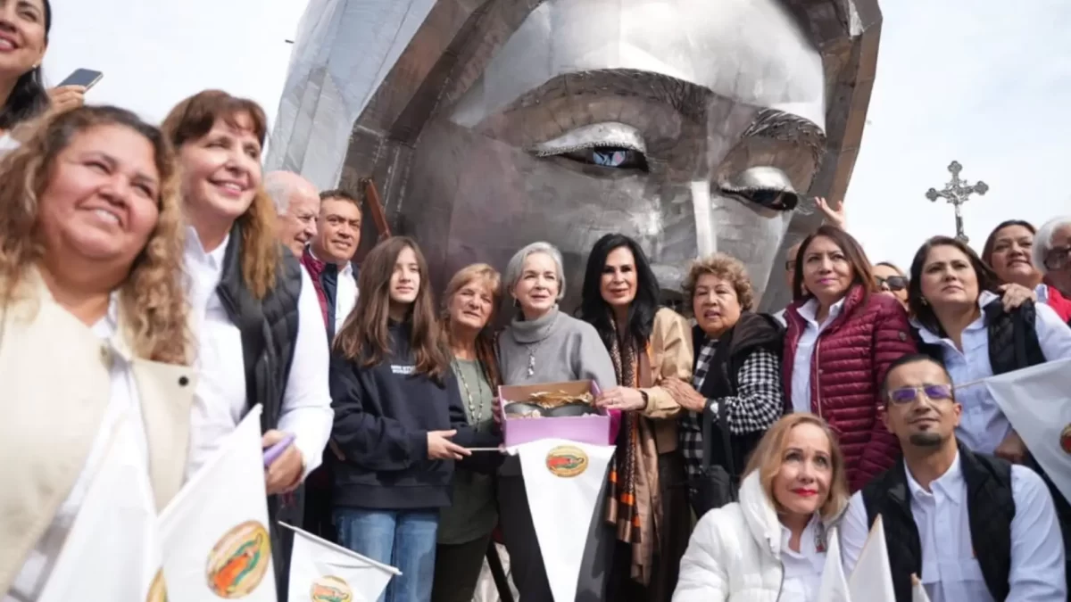 María de Villarreal entrega pupilas bendecidas para la monumental Virgen del Chorrito