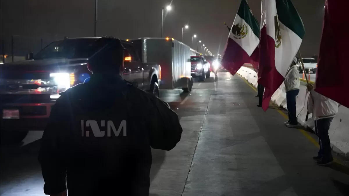 Dan de baja a agentes de migración que pedían dinero a paisanos