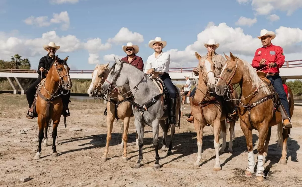 Matamoros fortalece sus tradiciones con gran cabalgata encabezada por el alcalde Beto Granados