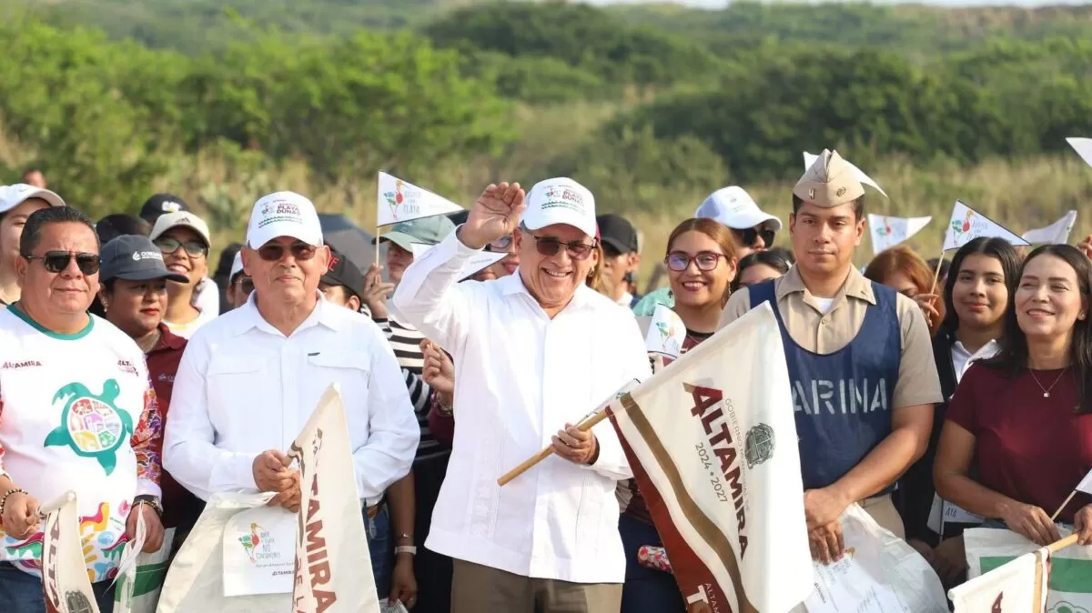 Encabeza Armando Martínez jornada de preservación de playa Dunas Doradas