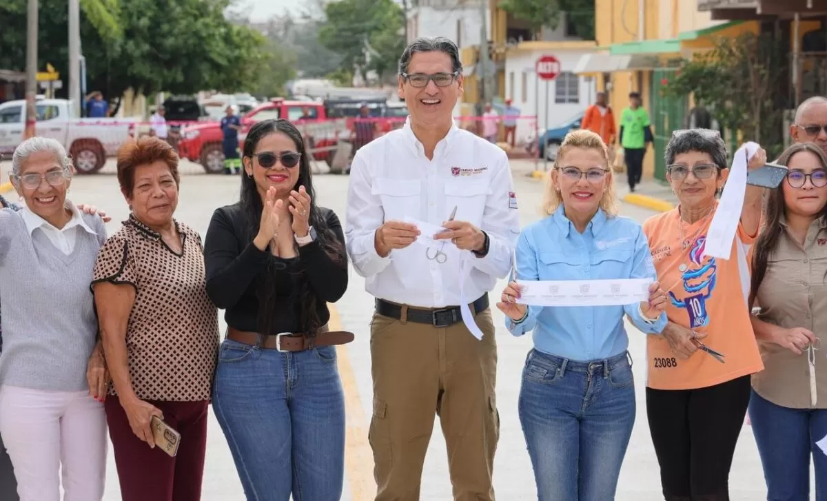 Erasmo González inaugura otra Calle Más, ahora en la Ferrocarrilera