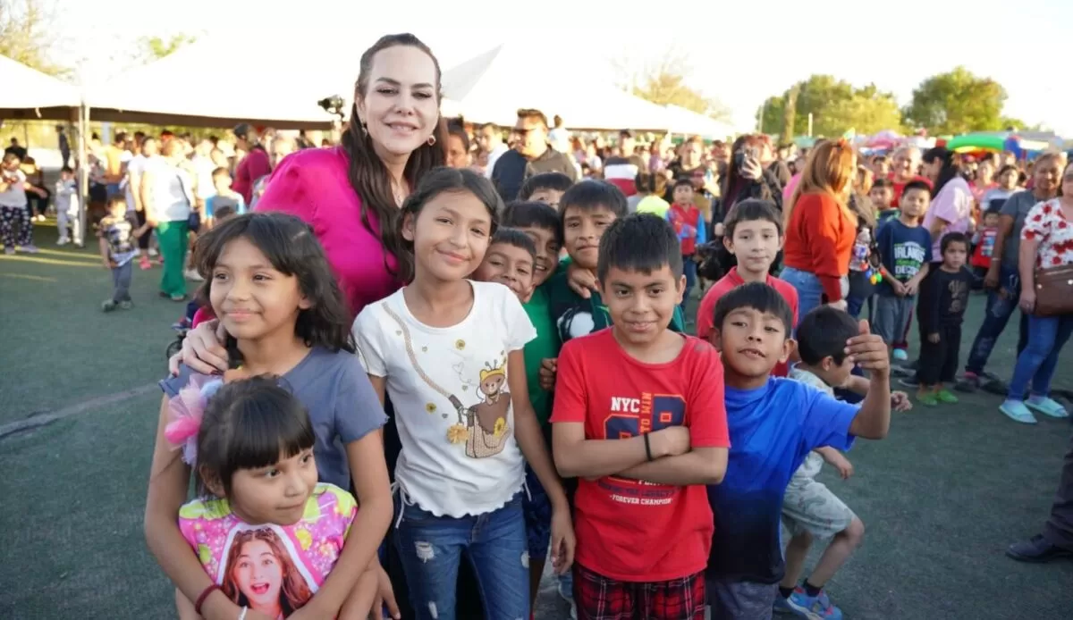 Lleva Carmen Lilia alegría a la niñes con el Juguetón 2025 en Col. Palmares