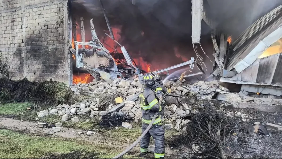 Se desploma jet privado en Toluca; reportan 10 muertos