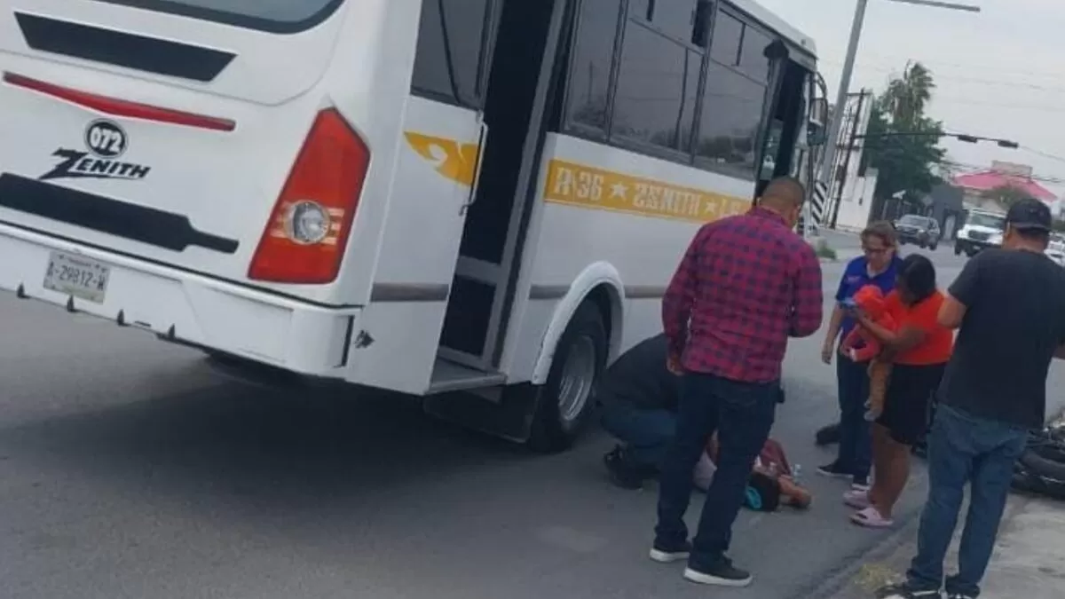 Mujer y bebé son atropellados al bajar de camión en Reynosa