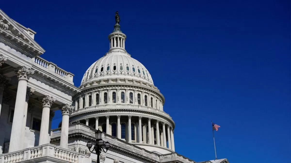 Senado de EU frena a Trump y limita ataques militares contra Venezuela