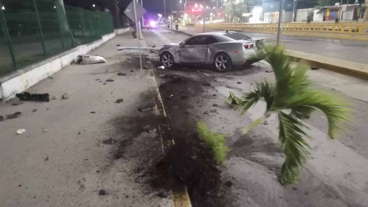 Camaro queda destrozado tras brutal choque por exceso de velocidad en Altamira