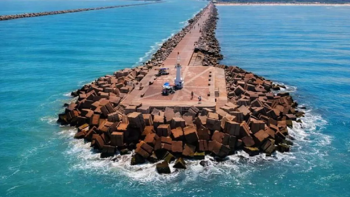 Mantienen cerrado acceso a escolleras por riesgo en playa Miramar