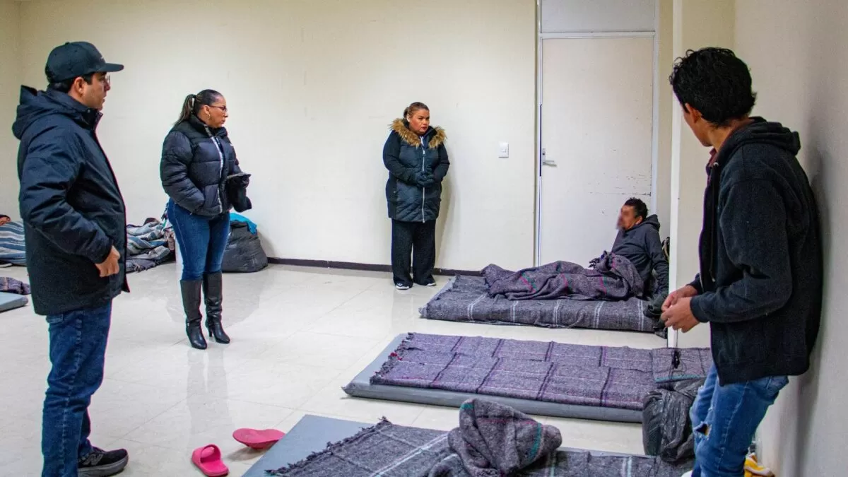Refugian a 12 personas por frío extremo en Reynosa