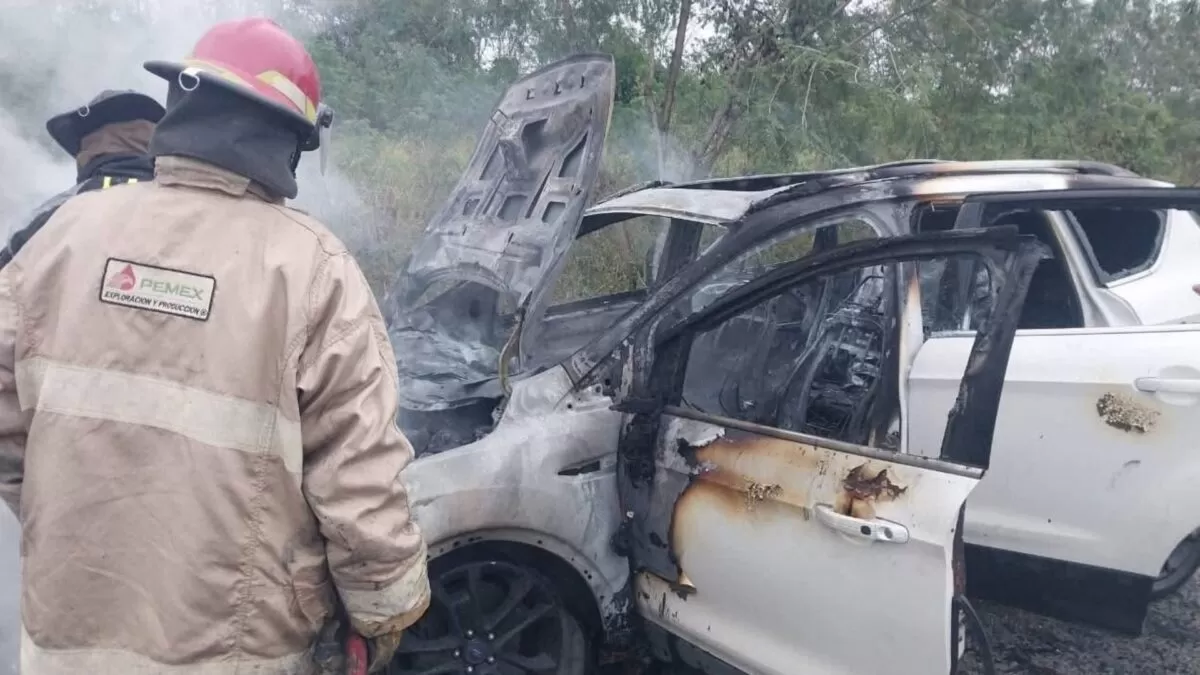 Se incendia camioneta en carretera Tampico – Mante