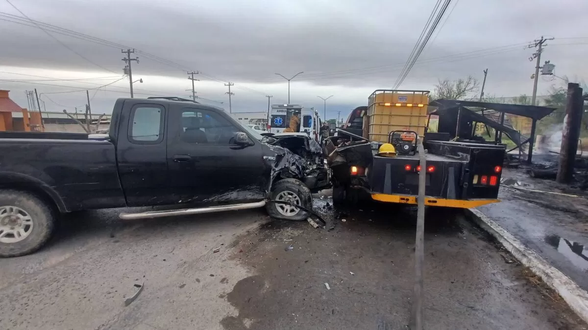 Choque contra unidad de bomberos deja cuatro heridos en Díaz Ordaz