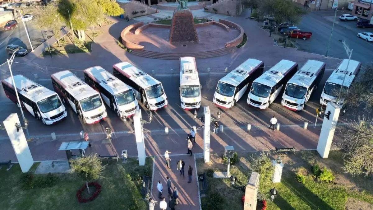 Entregan 12 nuevas unidades para modernizar el transporte en Nuevo Laredo