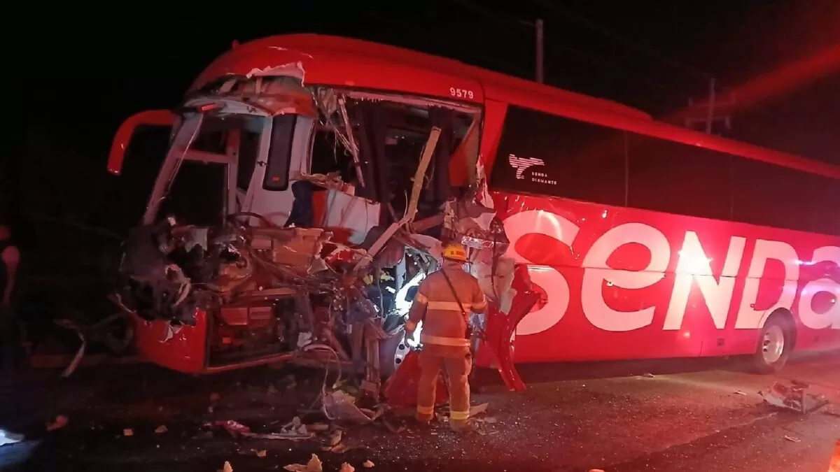 Choque de autobús en la Victoria–Monterrey deja 12 lesionados