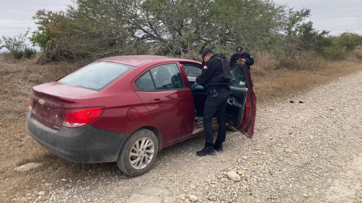 Localizan auto robado con presunta droga en González