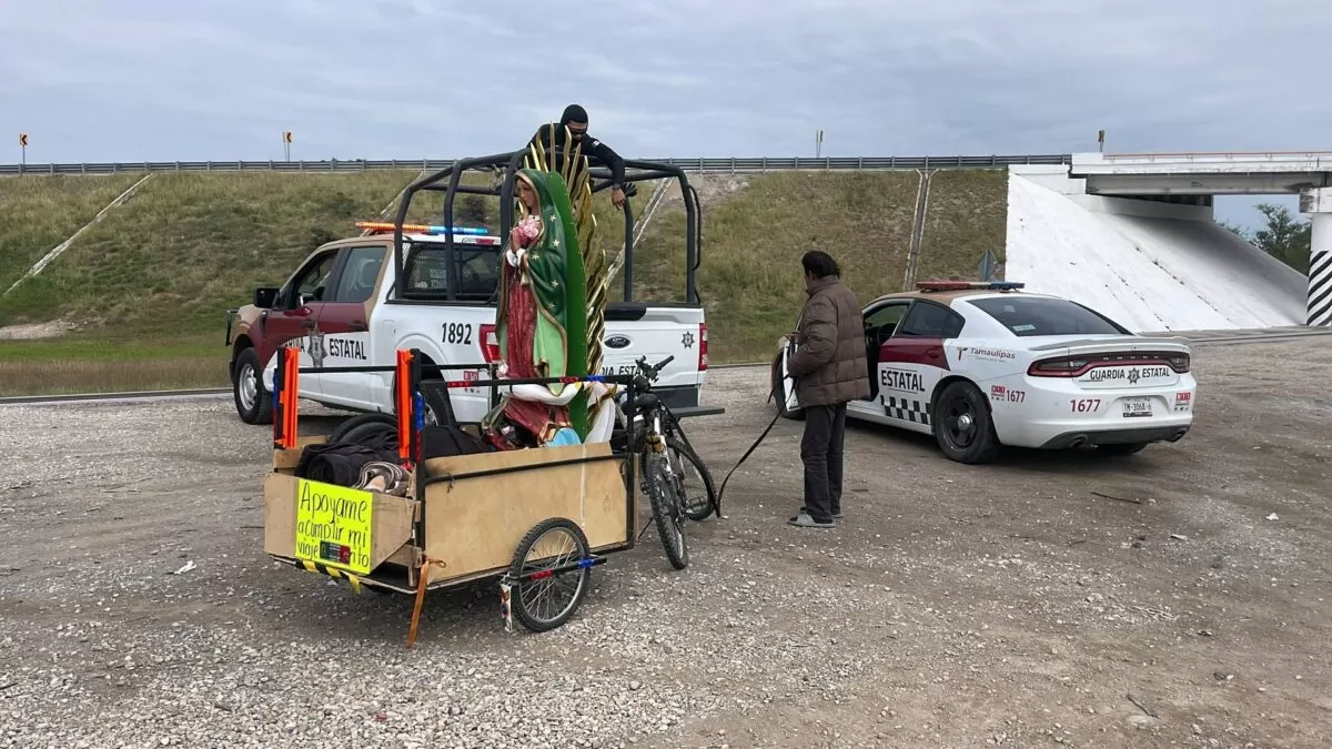 Ciclista peregrino cumple su manda tras recorrer carreteras de Tamaulipas