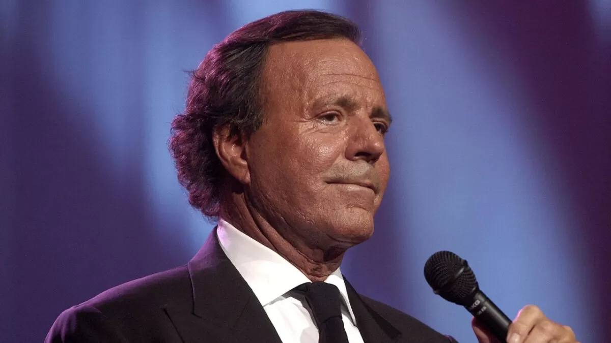 Ex empleadas llevarán acusaciones contra Julio Iglesias ante la fiscalía