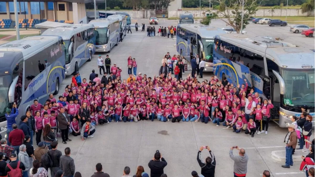 Viajan a la sede mundialista 108 alumnos destacados de Tampico