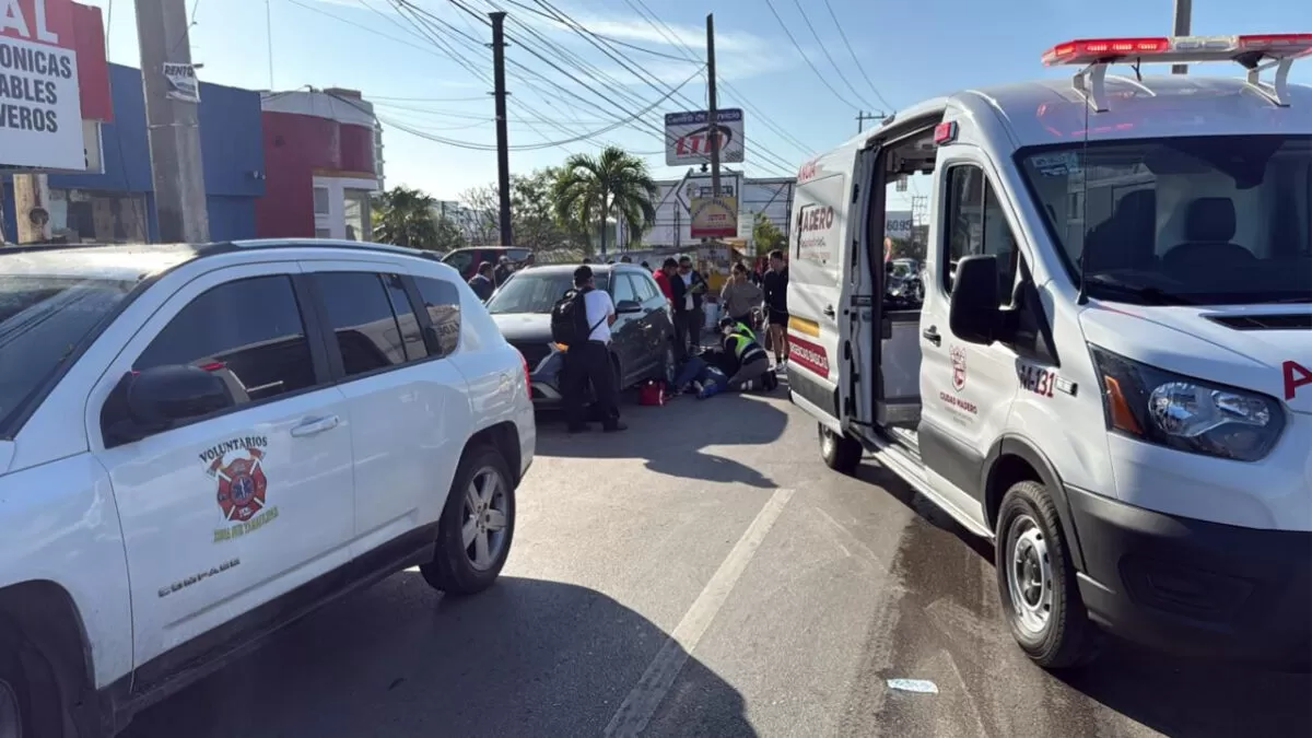 Motociclista resulta herida frente a la Central de Autobuses en Tampico