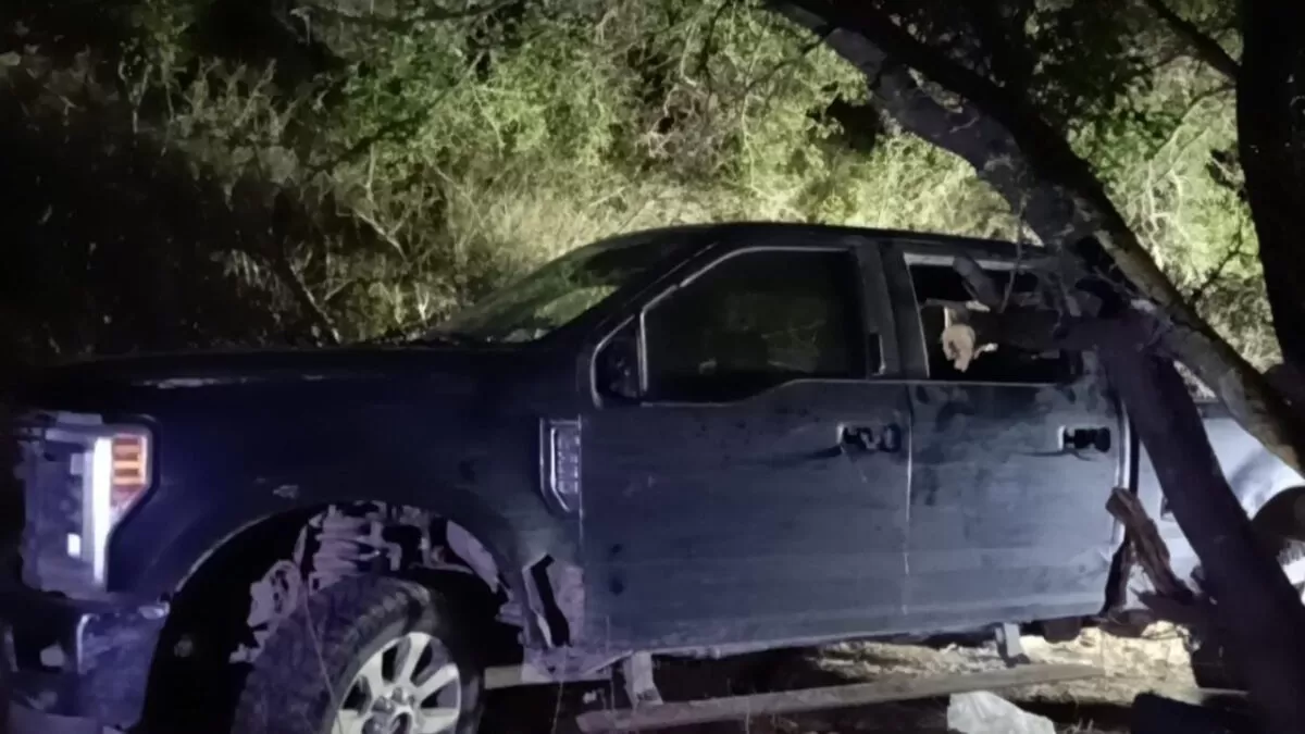Aseguran camioneta robada y cargadores para arma de fuego en Reynosa