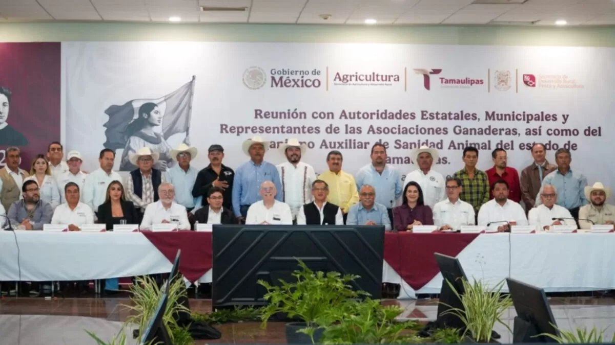 Mónica Villarreal reafirma su compromiso con la sanidad animal en Tampico