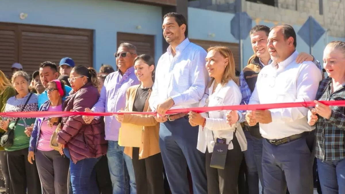 Inauguraron Alcalde y colonos pavimentación hidráulica de la calle Chiapas en la Esfuerzo