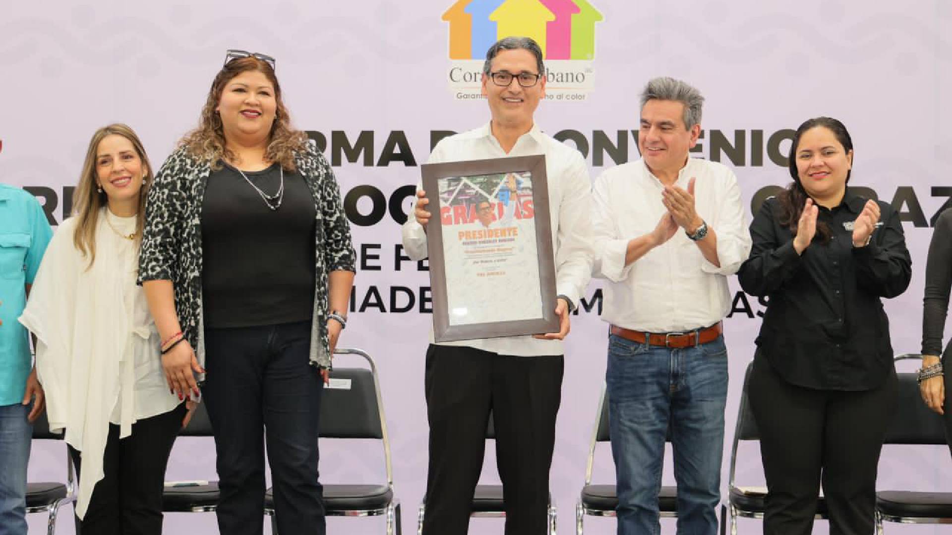 Erasmo González impulsa nueva imagen urbana transformando hogares
