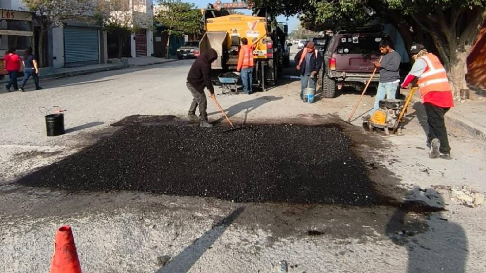 Sigue obras públicas cumpliendo con la rehabilitación de calles