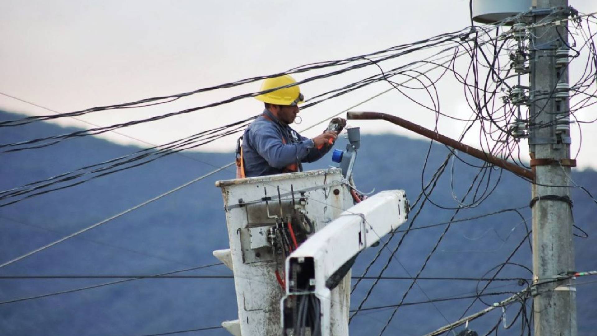Instalará Municipio 5 mil lámparas última generación.