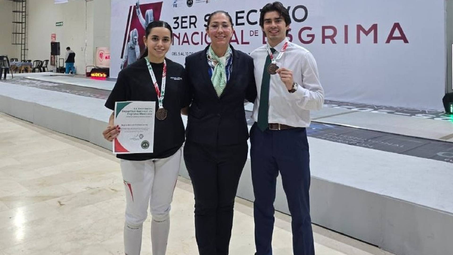 Destacan estudiantes de la UAT en Nacional de Esgrima