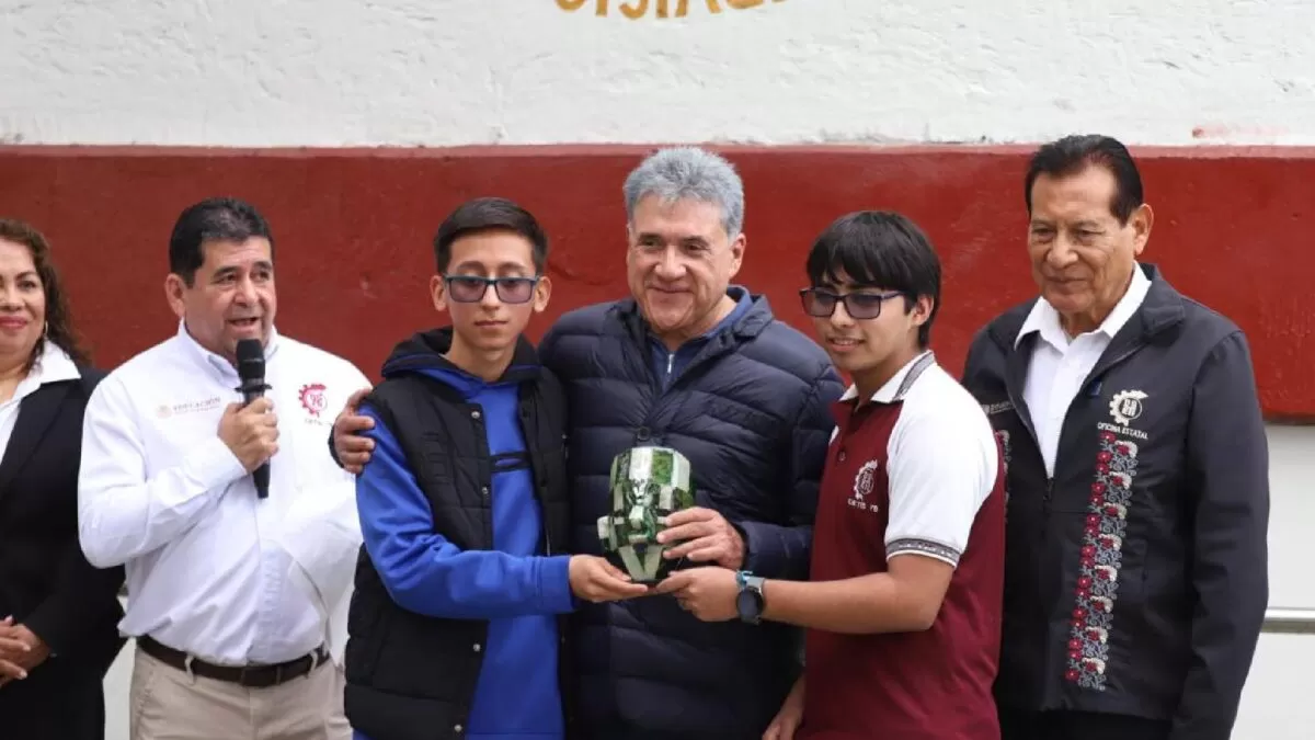 Refrenda Armando Martínez compromiso con la educación en Altamira