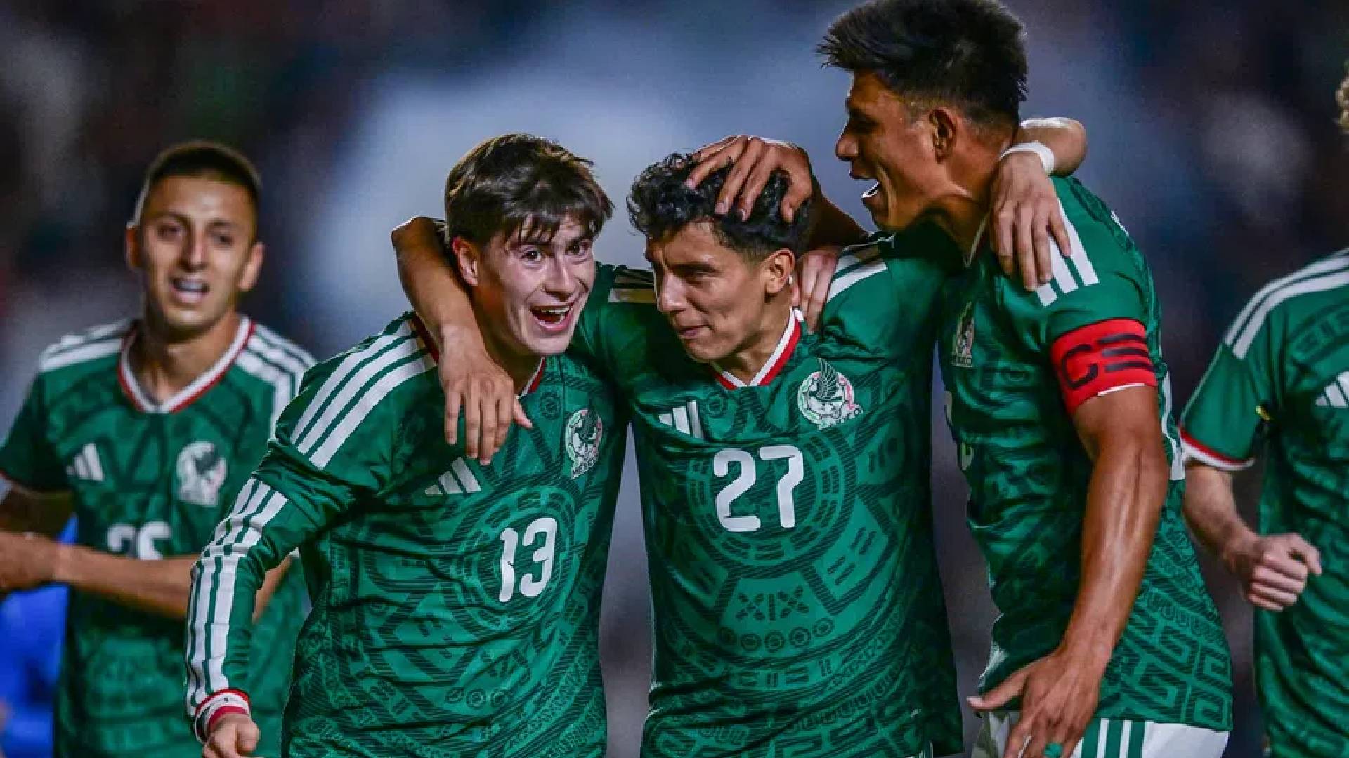 México golea 4-0 a Islandia en Querétaro