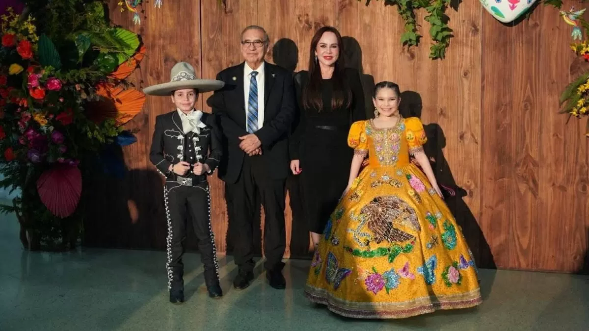 Presenta alcaldesa Carmen Lilia Canturosas a niños que representarán a México en ceremonia del abrazo 2026