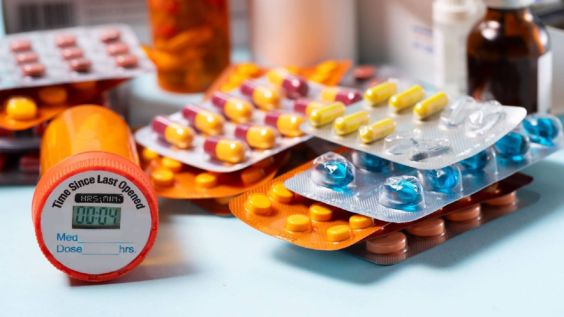 Cofepris emite alerta por comercialización ilegal de fármacos