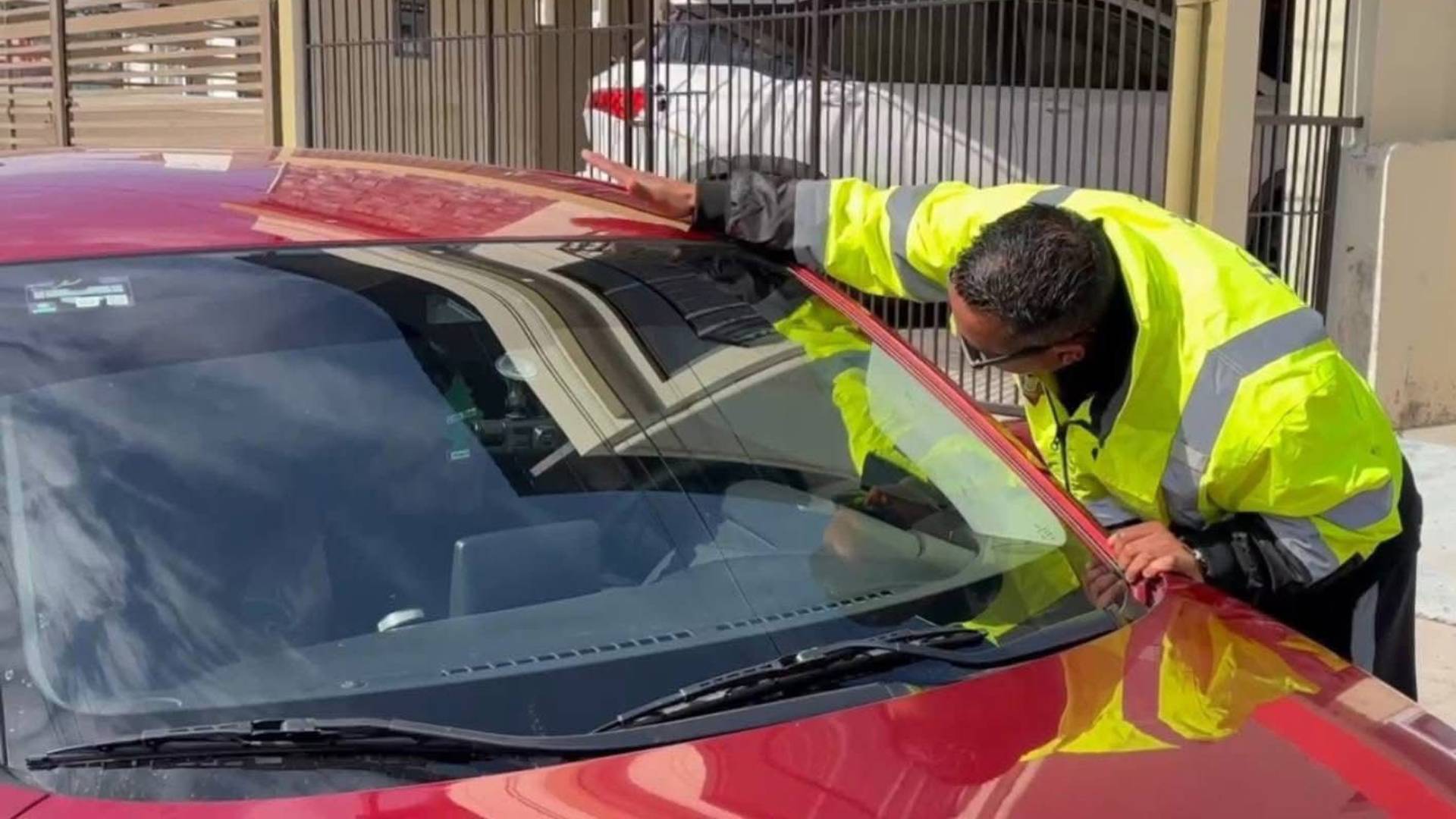 Se queda dormido al volante y provoca choque en el centro de Madero